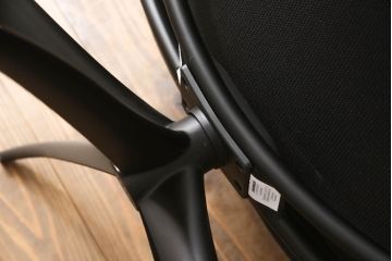 中古　美品　EKORNES(エコーネス)　トーキョー　ヘッドレスト付ローバック　Mサイズ　スタイリッシュなデザインが魅力のストレスレスチェア&オットマンのセット(スターベース、1人掛けソファ、一人掛けソファ、1Pソファ、アームチェア、リクライニングチェア、フットスツール、北欧、本革、レザーチェア)(定価約35万2千円)(R-067304)