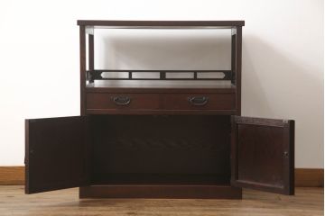 中古　落ち着いた和モダンスタイルの空間づくりにおすすめな格子扉付き和風収納棚(茶タンス、茶棚、飾り棚、水屋箪笥サイドボード、サイドキャビネット、戸棚)(R-067306)