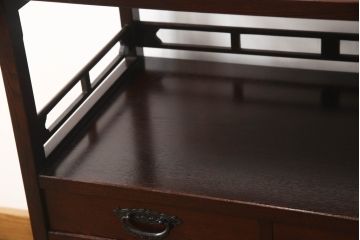 中古　落ち着いた和モダンスタイルの空間づくりにおすすめな格子扉付き和風収納棚(茶タンス、茶棚、飾り棚、水屋箪笥サイドボード、サイドキャビネット、戸棚)(R-067306)