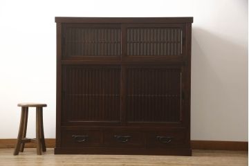 中古　美品　栗材　上質な和の空間を演出する水屋箪笥(食器棚、茶箪笥、戸棚、収納棚、キャビネット)(R-067315)