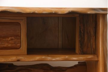 中古　美品　屋久杉材　日本伝統木芸作家・熊谷 勲作　生命力溢れる圧倒的な迫力が魅力の飾り棚(茶棚、違い棚、キャビネット)(R-067316)