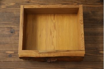 中古　美品　屋久杉材　日本伝統木芸作家・熊谷 勲作　生命力溢れる圧倒的な迫力が魅力の飾り棚(茶棚、違い棚、キャビネット)(R-067316)