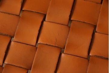 中古　arflex(アルフレックス)　NTC 16(エヌティーシー 16)　本革(レザー)　革を編み込んだデザインが個性的なカウンターチェア(ハイチェア、バーチェア、椅子、イス)(R-067317)