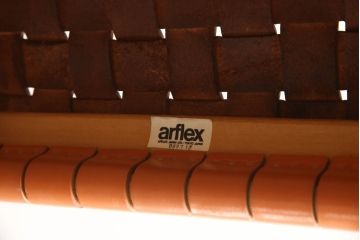 中古　arflex(アルフレックス)　NTC 16(エヌティーシー 16)　本革(レザー)　革を編み込んだデザインが個性的なカウンターチェア(ハイチェア、バーチェア、椅子、イス)(R-067317)