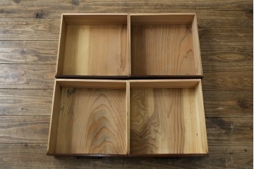 和製アンティーク　上手物　蟻組み(アリ組み、あり組み)　三方欅(ケヤキ)材　漆塗り　引き出し10杯付き!!くっきりした杢目が魅力の小引き出し　(R-067318)