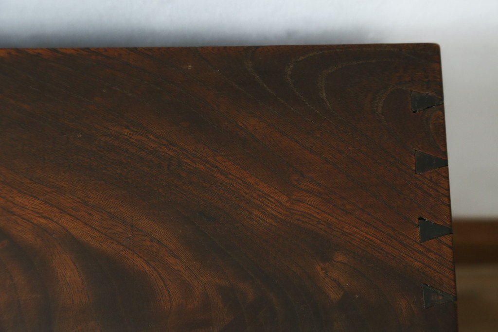 和製アンティーク　上手物　蟻組み(アリ組み、あり組み)　三方欅(ケヤキ)材　漆塗り　引き出し10杯付き!!くっきりした杢目が魅力の小引き出し　(R-067318)