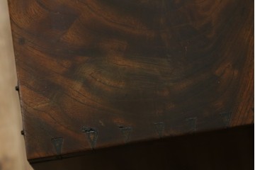 和製アンティーク　上手物　蟻組み(アリ組み、あり組み)　三方欅(ケヤキ)材　漆塗り　引き出し10杯付き!!くっきりした杢目が魅力の小引き出し　(R-067318)