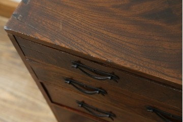 和製アンティーク　上手物　蟻組み(アリ組み、あり組み)　三方欅(ケヤキ)材　漆塗り　引き出し10杯付き!!くっきりした杢目が魅力の小引き出し　(R-067318)