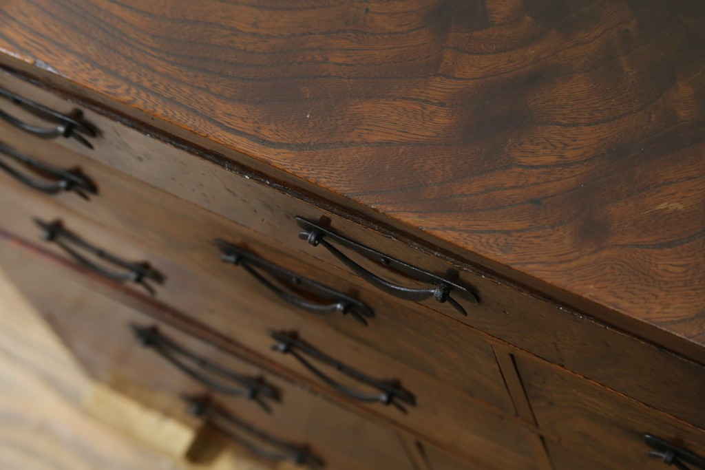 和製アンティーク　上手物　蟻組み(アリ組み、あり組み)　三方欅(ケヤキ)材　漆塗り　引き出し10杯付き!!くっきりした杢目が魅力の小引き出し　(R-067318)