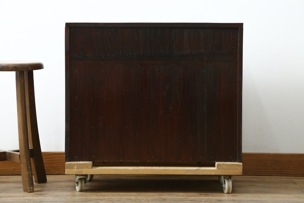 和製アンティーク　上手物　蟻組み(アリ組み、あり組み)　三方欅(ケヤキ)材　漆塗り　引き出し10杯付き!!くっきりした杢目が魅力の小引き出し　(R-067318)