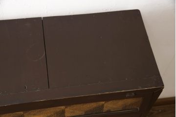 和製アンティーク　激レア　希少!!　レトロな雰囲気が魅力的!!パーケットリー(寄木細工)のパタパタ扉付き下駄箱(シューズボックス、収納棚、戸棚、靴箱、玄関収納)(R-067319)