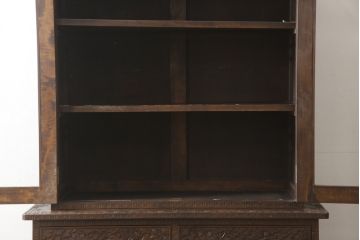 中古　軽井沢彫り　上品で和モダンな雰囲気漂う食器棚(キャビネット、収納棚、戸棚)(R-067322)