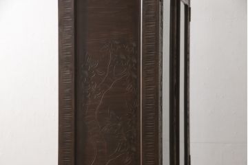 中古　軽井沢彫り　上品で和モダンな雰囲気漂う食器棚(キャビネット、収納棚、戸棚)(R-067322)