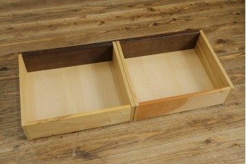 中古　軽井沢彫り　桜モチーフの彫刻がびっしりと施された食器棚　(R-067322)