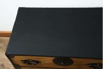 和製アンティーク　前面栗材　上品なデザインの丸金具が目を引く米沢箪笥ローチェスト(ローボード、テレビ台、テレビボード、引き出し、時代箪笥、収納タンス)(R-067323)