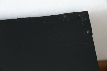 和製アンティーク　前面栗材　上品なデザインの丸金具が目を引く米沢箪笥ローチェスト(ローボード、テレビ台、テレビボード、引き出し、時代箪笥、収納タンス)(R-067323)