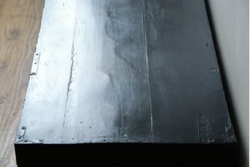 和製アンティーク　前面栗材　上品なデザインの丸金具が目を引く米沢箪笥ローチェスト(ローボード、テレビ台、テレビボード、引き出し、時代箪笥、収納タンス)(R-067323)