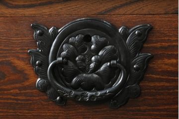 中古　岩谷堂箪笥　漆塗り　力強い木目が目を引く和箪笥(衣装箪笥、引き出し、チェスト、収納タンス)(R-067326)
