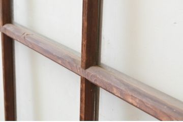 アンティーク建具　古い木味が魅力のマス目(升目)格子のガラス戸1枚(引き戸)(R-067341)