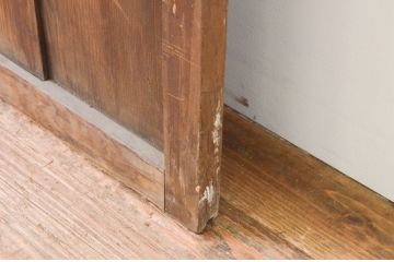 アンティーク建具　古い木味が魅力のマス目(升目)格子のガラス戸1枚(引き戸)(R-067341)