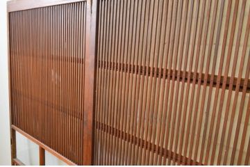 アンティーク建具　和の風情が感じられる裏障子付きの格子戸2枚セット(引き戸、ガラス帯戸、障子戸)(R-067344)