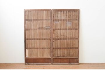 アンティーク建具　上品な佇まいが魅力の裏障子付き格子戸2枚セット(引き戸、障子戸)(R-067346)