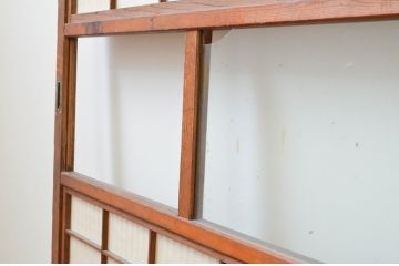 アンティーク建具　和の風情が感じられる裏障子付きの格子戸2枚セット(引き戸、ガラス帯戸、障子戸)(R-067347)