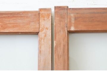 アンティーク建具　経年による古い木味が魅力のマス目(升目)格子のガラス戸2枚セット(引き戸)(R-067348)