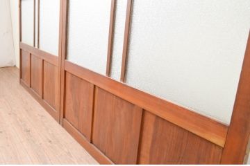 アンティーク建具　腰板欅(ケヤキ)材　どこか懐かしい雰囲気漂う幅広ガラス戸2枚セット(引き戸)(R-067349)
