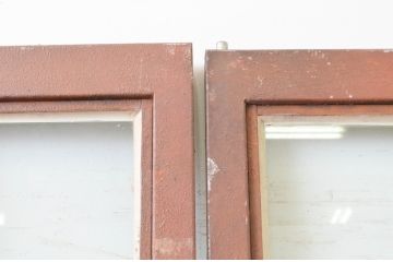 ビンテージ建具　重厚　アイアン製のマス目(升目)格子の両開きドア1対(2枚セット、ヴィンテージ)(R-067353)