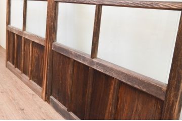 アンティーク建具　経年の趣ある木味が魅力のガラス戸2枚セット(引き戸)(R-067354)