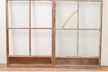 アンティーク建具　経年を感じさせる古い木味が魅力のガラス戸2枚セット(引き戸)(R-067358)