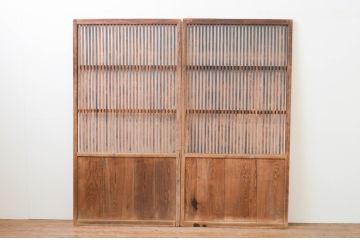 アンティーク建具　和の空間作りにお勧めな格子戸2枚セット(引き戸)(R-067363)