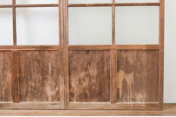 アンティーク建具　経年を感じさせる木味が味わい深いガラス戸3枚セット(引き戸)(R-067369)