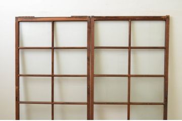 アンティーク建具　経年を感じさせる木味が魅力のガラス戸2枚セット(引き戸)(R-067374)