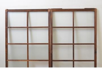 アンティーク建具　経年を感じさせる木味が魅力のガラス戸2枚セット(引き戸)(R-067374)
