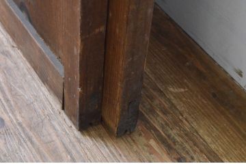 アンティーク建具　経年を感じさせる木味が魅力のガラス戸2枚セット(引き戸)(R-067374)