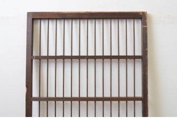 アンティーク建具　経年を感じる風合いが魅力の鉄格子入り引き戸1枚(引き戸、建具)(R‐067375)
