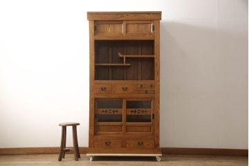 中古　超美品　新古未使用品　品のある佇まいが美しい水屋箪笥(飾り棚、違い棚、キャビネット、収納棚、戸棚、茶箪笥、茶棚)(定価約55万円)(R-067432)
