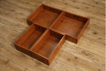 中古　超美品　新古未使用品　品のある佇まいが美しい水屋箪笥(飾り棚、違い棚、キャビネット、収納棚、戸棚、茶箪笥、茶棚)(定価約55万円)(R-067432)