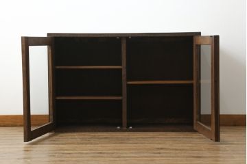 中古　軽井沢彫り　細やかな桜の彫刻が魅力の収納棚(飾り棚、戸棚、サイドキャビネット、サイドボード、本箱、ブックケース)(R-067433)