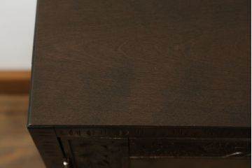 中古　軽井沢彫り　細やかな桜の彫刻が魅力の収納棚(飾り棚、戸棚、サイドキャビネット、サイドボード、本箱、ブックケース)(R-067433)