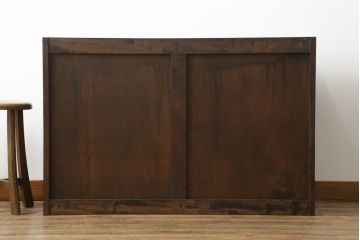 中古　軽井沢彫り　細やかな桜の彫刻が魅力の収納棚(飾り棚、戸棚、サイドキャビネット、サイドボード、本箱、ブックケース)(R-067433)
