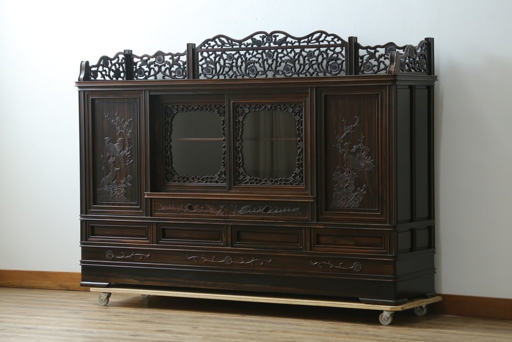 和製ビンテージ　黒檀(黒タン、コクタン、唐木)材　重厚な佇まいが魅力のサイドボード　定価約160万円　(R-067434)