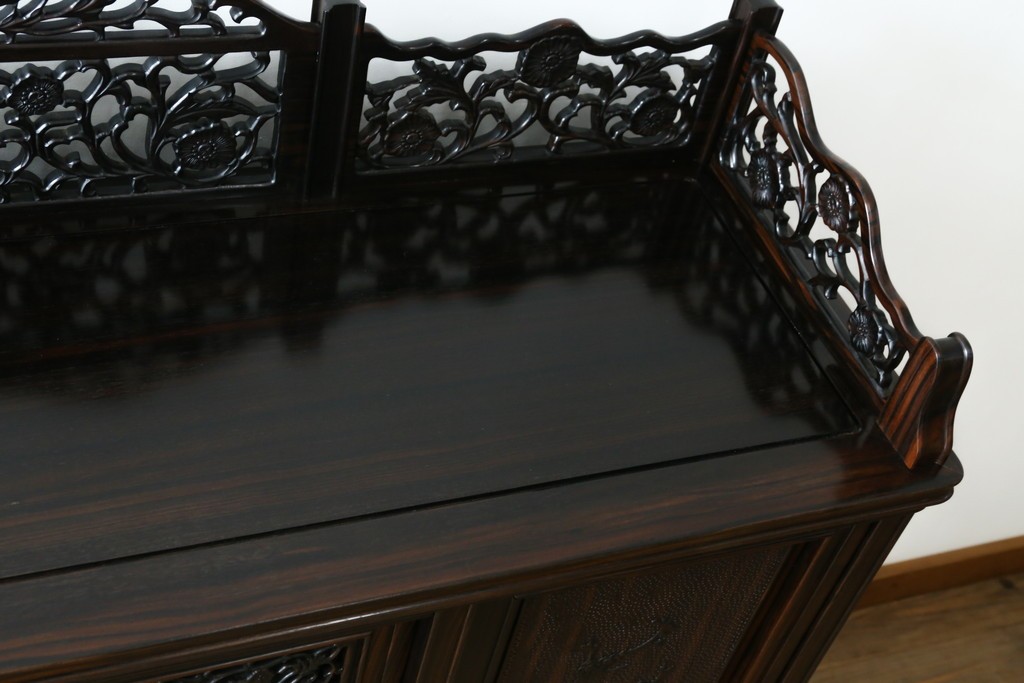 和製ビンテージ　黒檀(黒タン、コクタン、唐木)材　重厚な佇まいが魅力のサイドボード　定価約160万円　(R-067434)