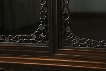 和製ビンテージ　黒檀(黒タン、コクタン、唐木)材　重厚な佇まいが魅力のサイドボード　定価約160万円　(R-067434)