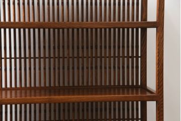 中古　新古品　超美品!!　ニレ材　落ち着いた和の趣漂う格子入り飾り棚(オープンラック、書棚、本棚、ブックシェルフ)(R-067435)