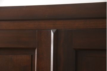 中古　レア品!!　美品　松本民芸家具　高山式洋服タンス　気品溢れるシックな佇まいが魅力的!!高山デザインのワードローブ(収納棚、戸棚、キャビネット)(定価約62万8千円)(R-067437)