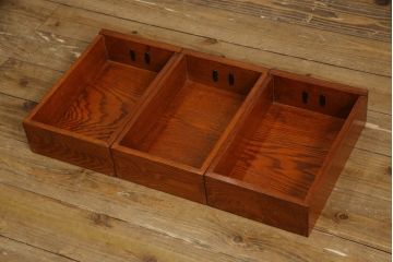 新古品　超美品　中古　楡(ニレ)材　総無垢材　品のある佇まいが魅力の水屋箪笥サイドボード(サイドキャビネット、茶箪笥、戸棚、収納棚)(R-067439)