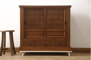中古　超美品　新古品　楡(ニレ)材　総無垢材　品のある佇まいが魅力の水屋箪笥サイドボード(サイドキャビネット、茶箪笥、戸棚、収納棚、テレビ台、テレビボード)(R-067440)